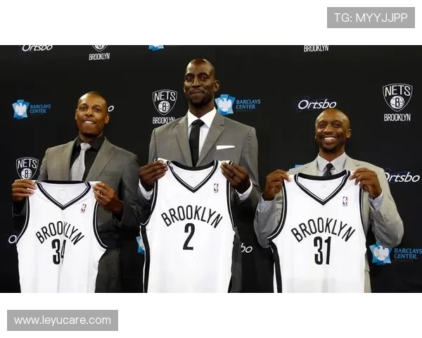 保罗·皮尔斯关键时刻单打拉开比分，胜过凯文·加内特的攻坚效率