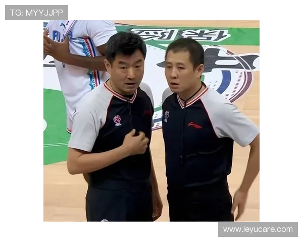 围堵裁判是否构成犯规？规则如何界定球员抗议行为