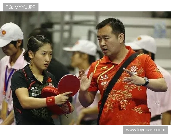 孔令辉当年住酒店连拖鞋都要自带，退役后却在澳门被拍到随手刷黑卡买表