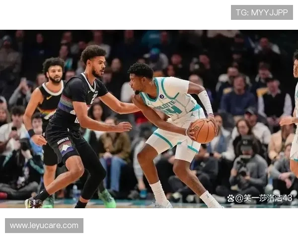 穆雷季后赛高效输出，关键回合主导掘金进攻
